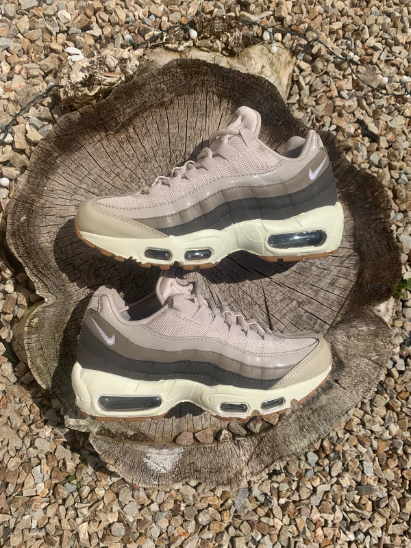 Nike Air Max 95 Team Cream Beige