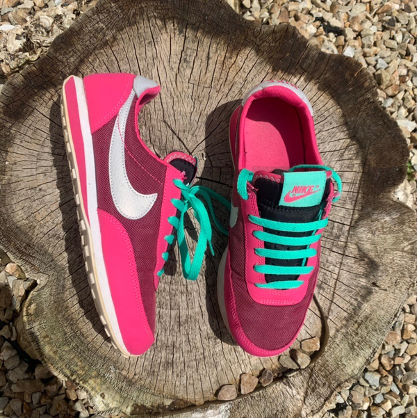 Nike Retro Style Waffle Lightweight Pink Burgundy Teal