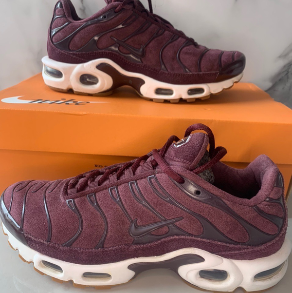 Nike Suede Air Max Plus TN SE Burgundy