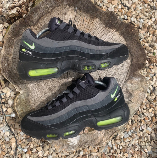 Nike Air Max 95 Neon Black Suede