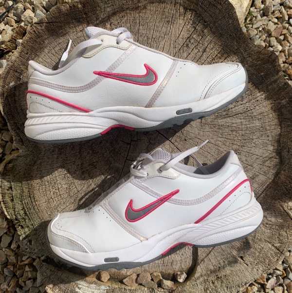 Retro White Pink Leather Nike