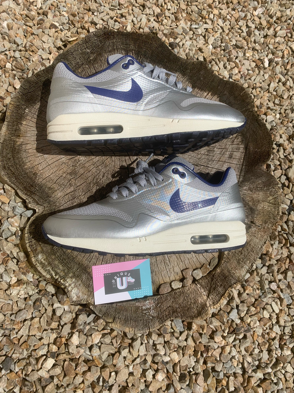 Premium Nike Air Max 1 Night Track