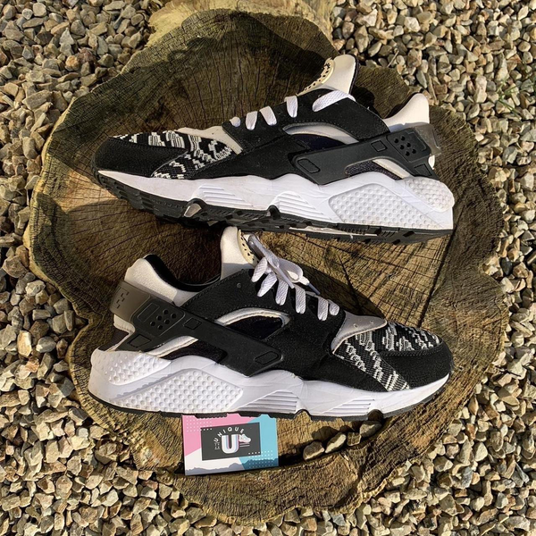 Nike Air Huarache Flyknit Black White Retro