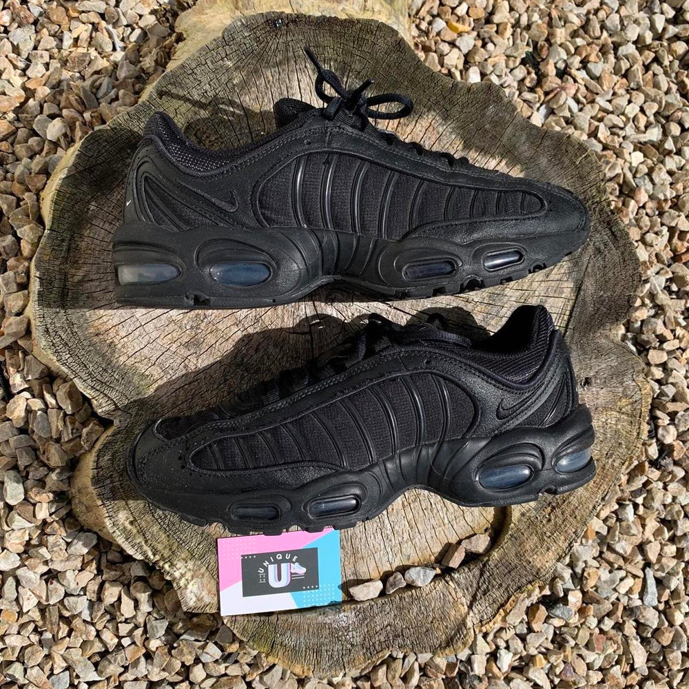 Nike Air Max Tailwind IV Black Classic Running Sneakers