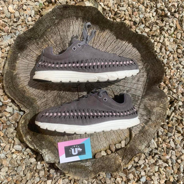 Nike Mayfly Lightweight Grey Suede